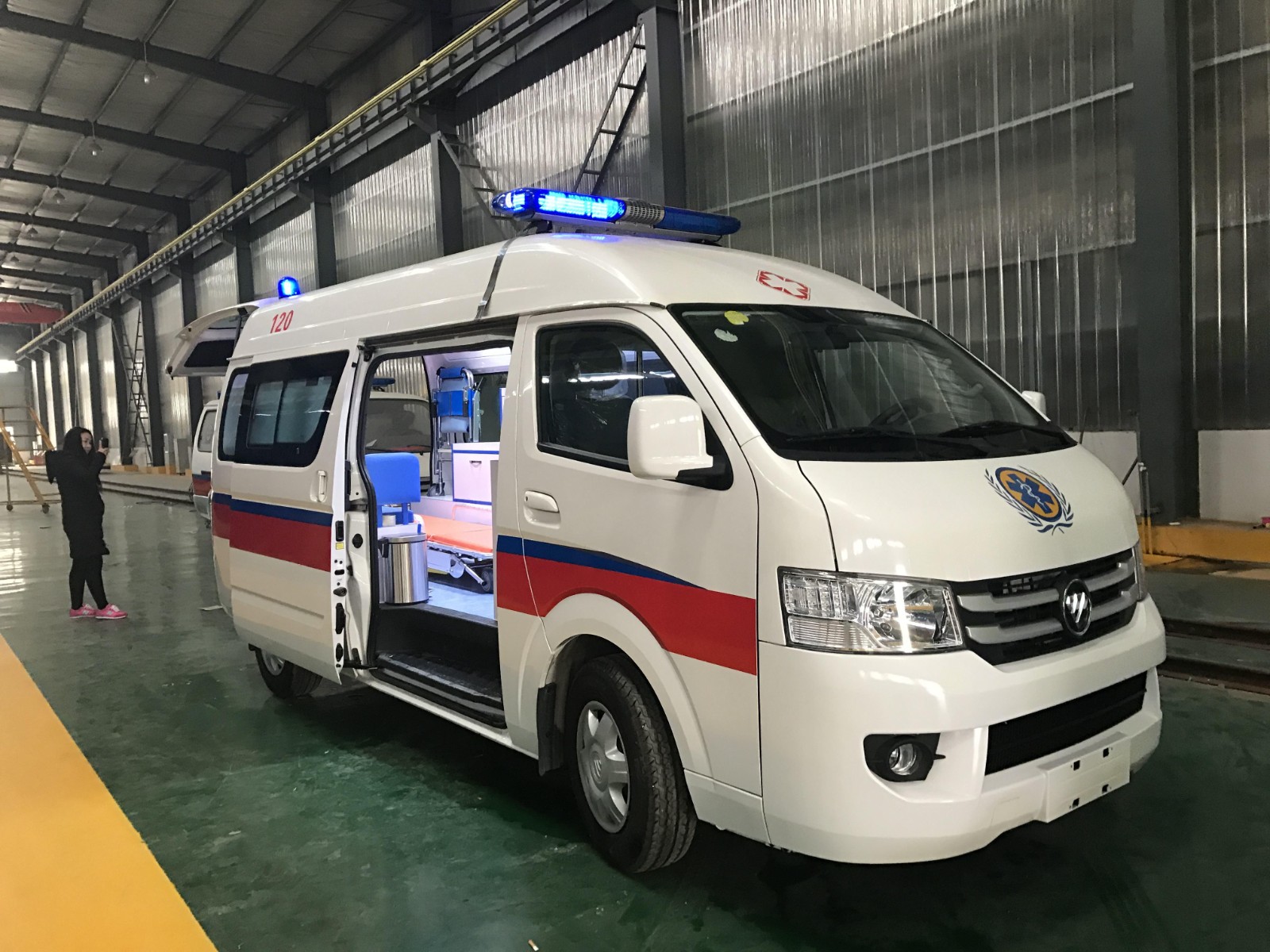 伊吴县救护车转院